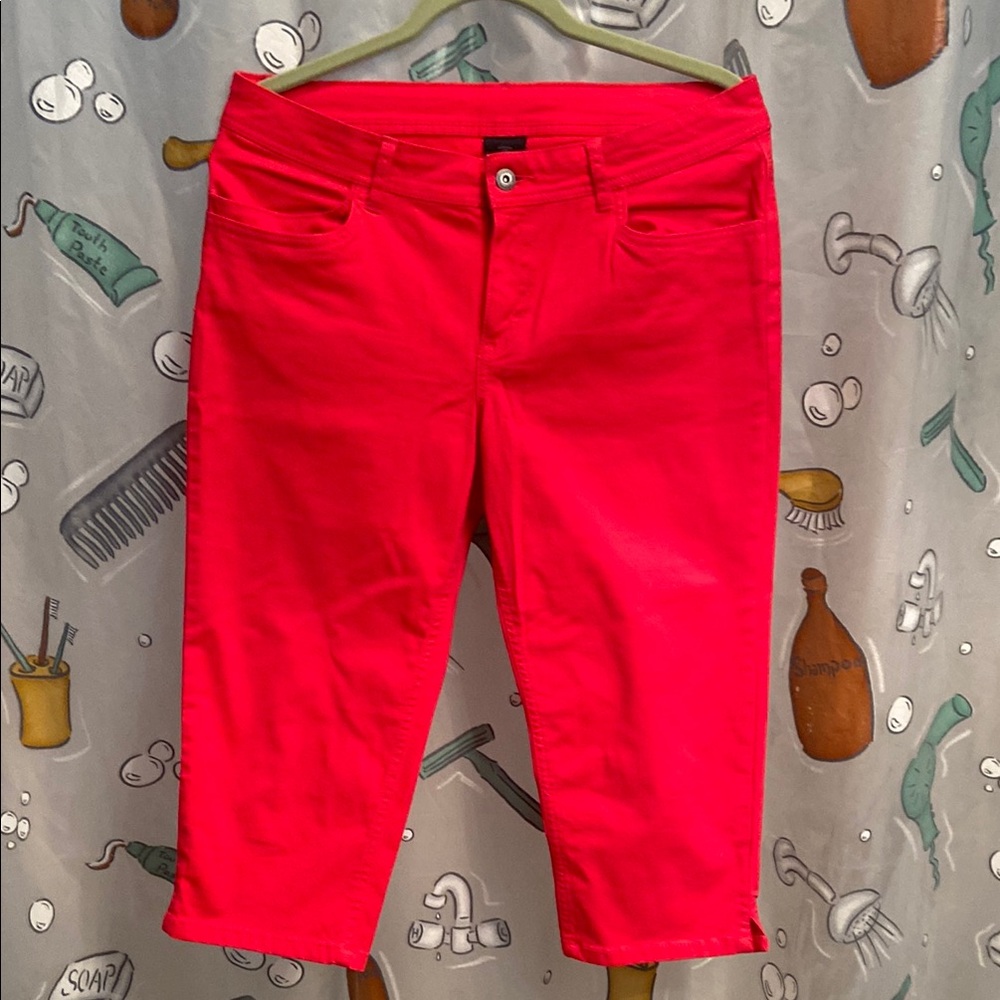 Faded Glory Dark Pink/Fuchsia Capris.